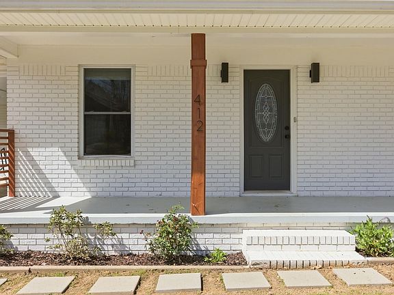 4th image of 412 A Ave