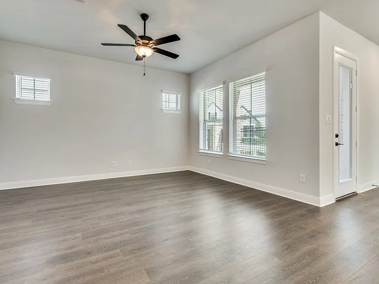 709 Mourning Dove Dr — Photo 16