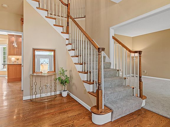 4th image of 1310 Woodcrest Ave