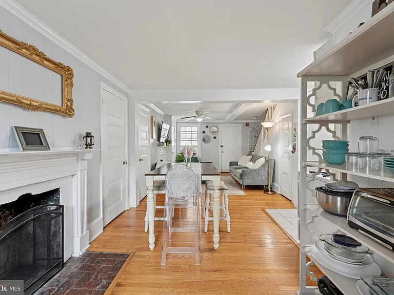 328 S Juniper St #3F — Photo 4