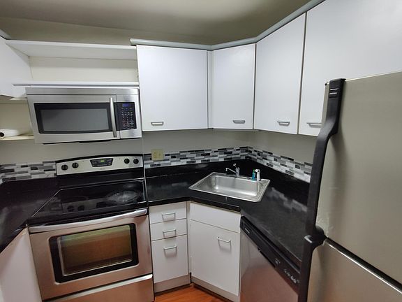 2nd image of 230 Willard St Unit 203
