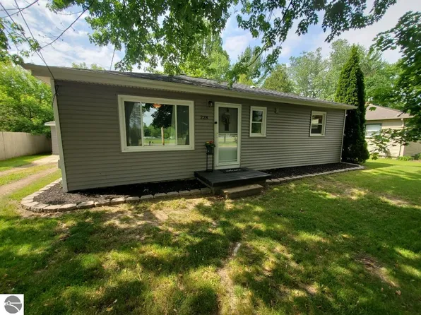 228 E Columbia St, Mason, MI 48854