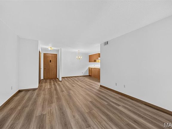 5th image of 1440 Heritage Lndg APT 201