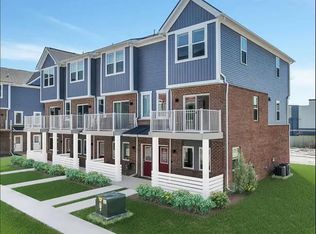 813 Canterbury Ln, Troy, MI 48085