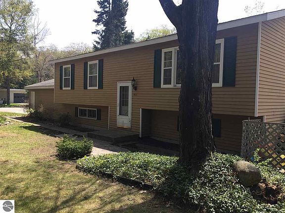 2nd image of 902 Livingston St