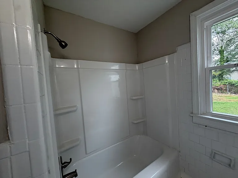 3912 Pinalto Dr — Photo 12