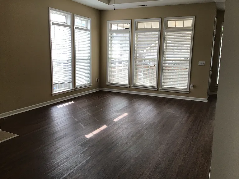 303 Stallion Rd — Photo 5