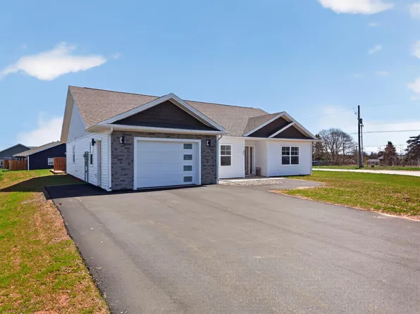 31 Loggie Dr, Summerside, PE C1N 0N9