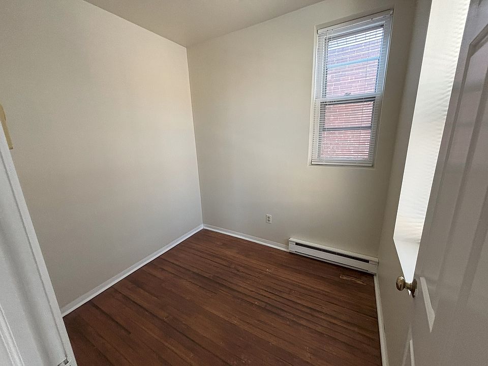 1st image of 14 S Lake Ave APT 3