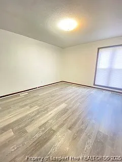 404 Bayberry Ct — Photo 6