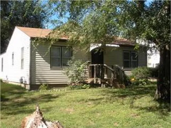 1103 Pennsylvania St, Lawrence, KS 66044