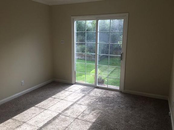 3rd image of 208 Village Ln