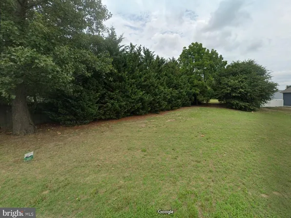 300 E 5th St, Blades, DE 19973