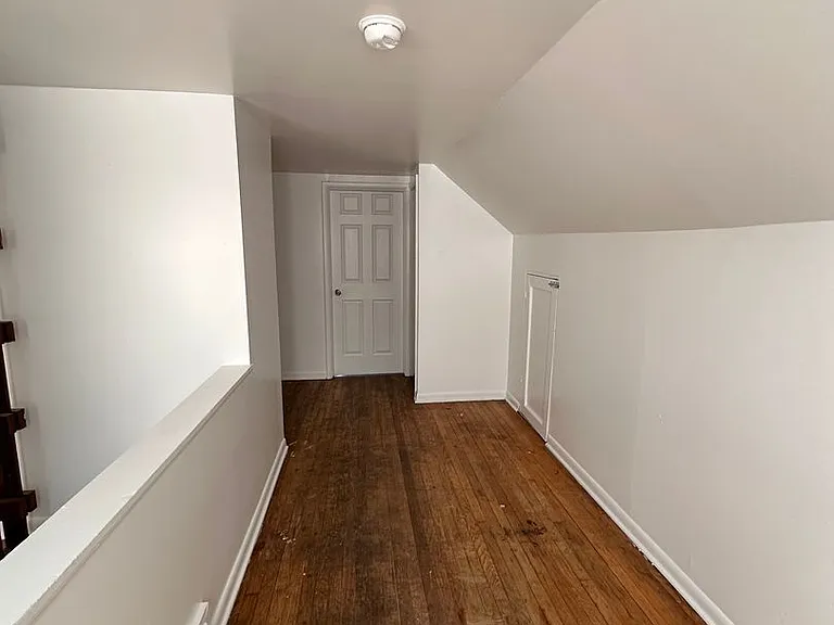 210 Perrin St — Photo 2