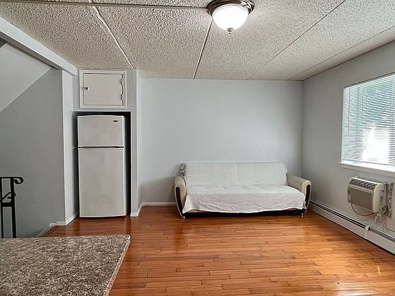 3rd image of 3355 13th St