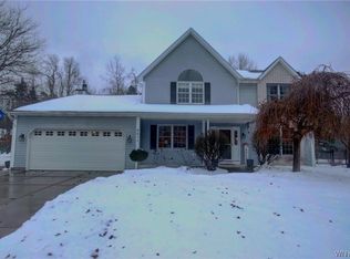 4511 Winding Woods Ln, Hamburg, NY 14075