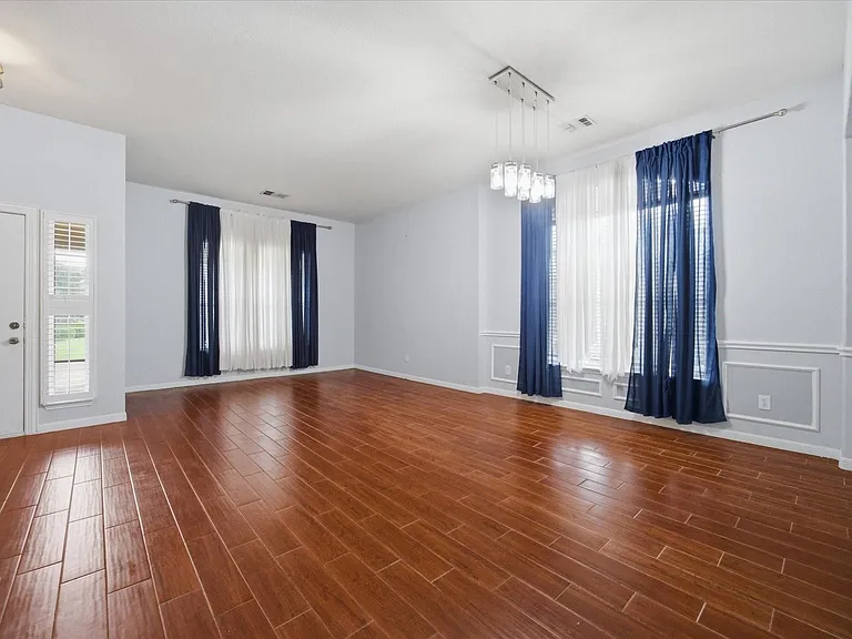5101 Stonecrest Dr — Photo 3