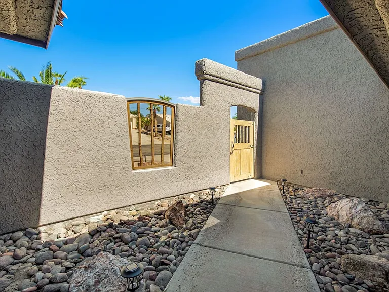 1800 Burgundy Dr — Photo 67