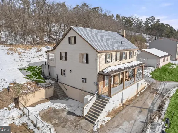 212 Terrace St, Hancock, MD 21750