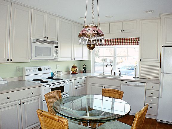 2nd image of 130B Holiday Hbr
