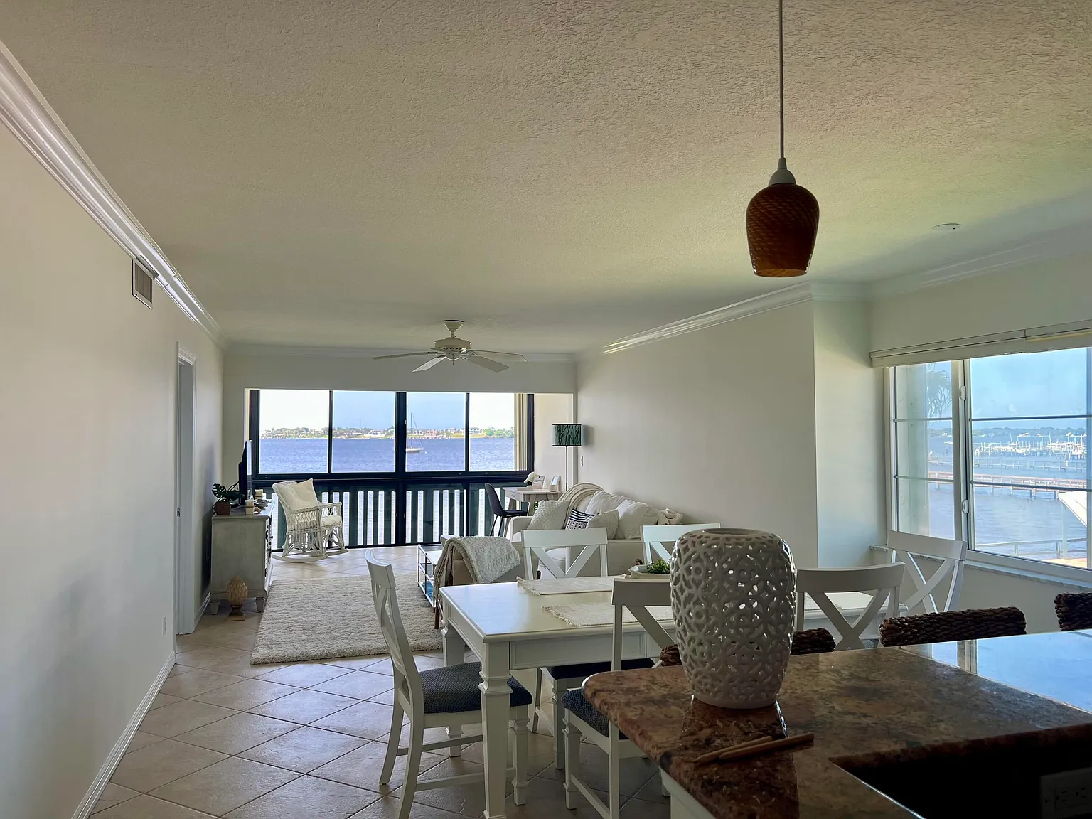 2 bed, 2.0 bath, 1300 sqft, $5,000 — Photo 3