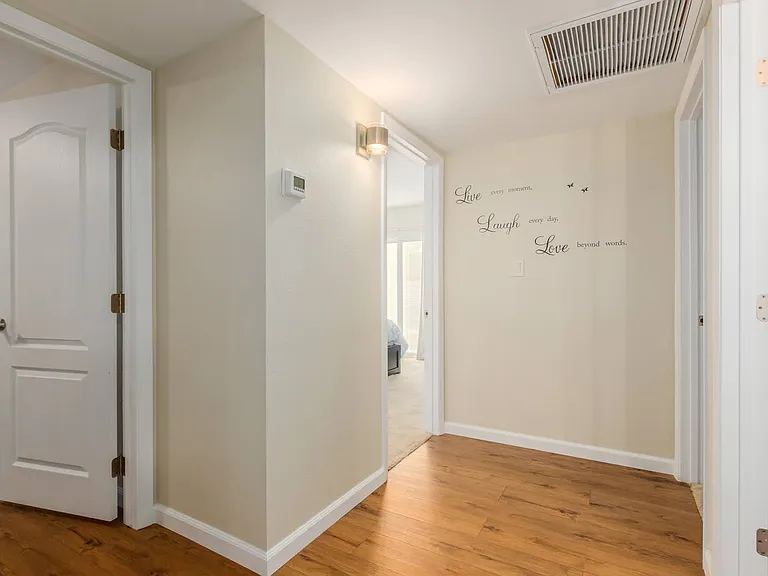 1949 E Inverness Cir — Photo 17