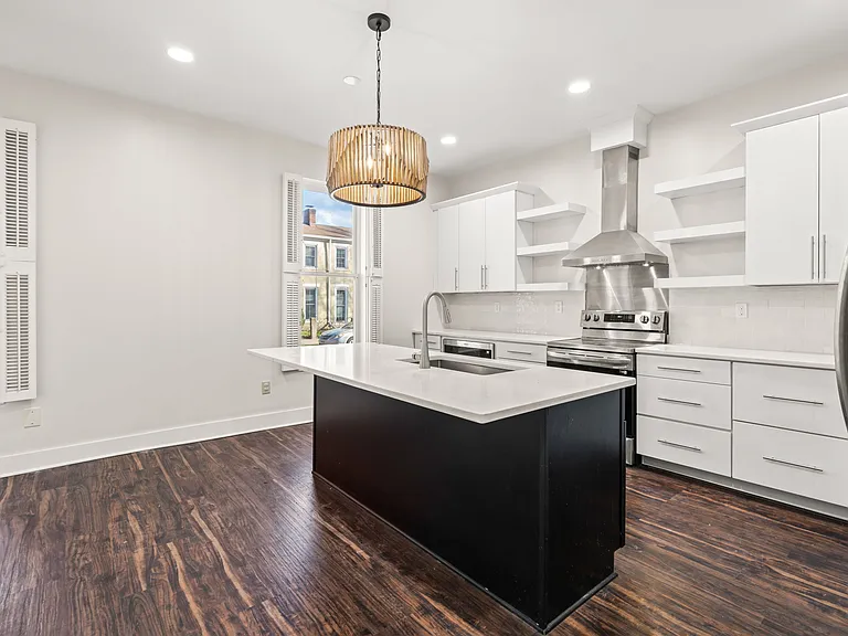 80 Green St — Photo 23