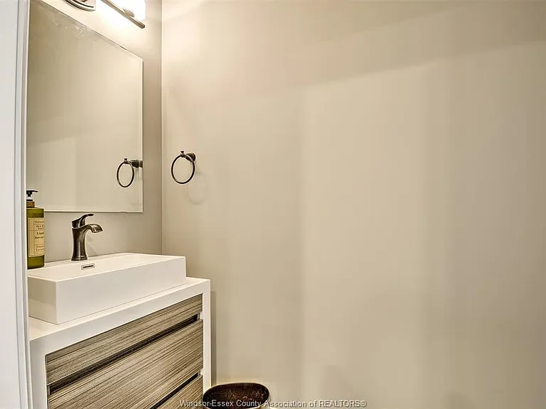 1225 Riverside Dr E #101 — Photo 15