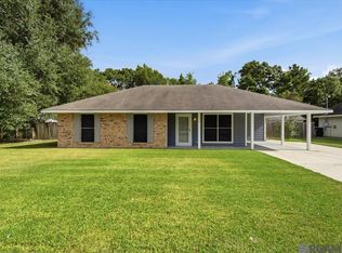 12915 N Oak Tree Dr, Baton Rouge, LA 70818