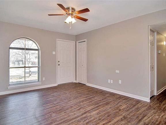 5th image of 1132 Springwood Dr