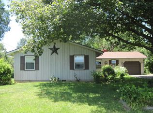 1517 N McKinley Ave, Champaign, IL 61821