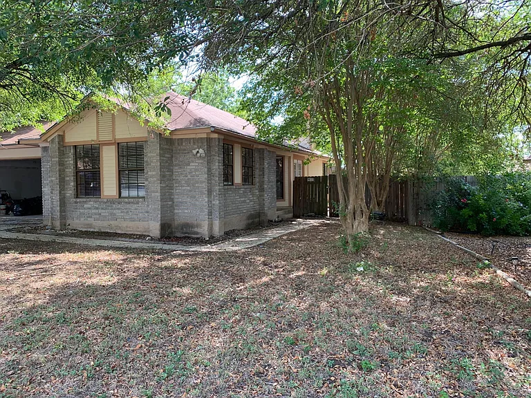 5318 Park Lk — Photo 1