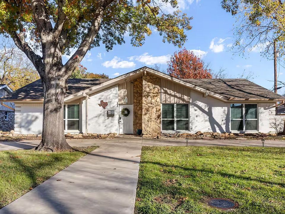 1st image of 1706 Esquire Pl