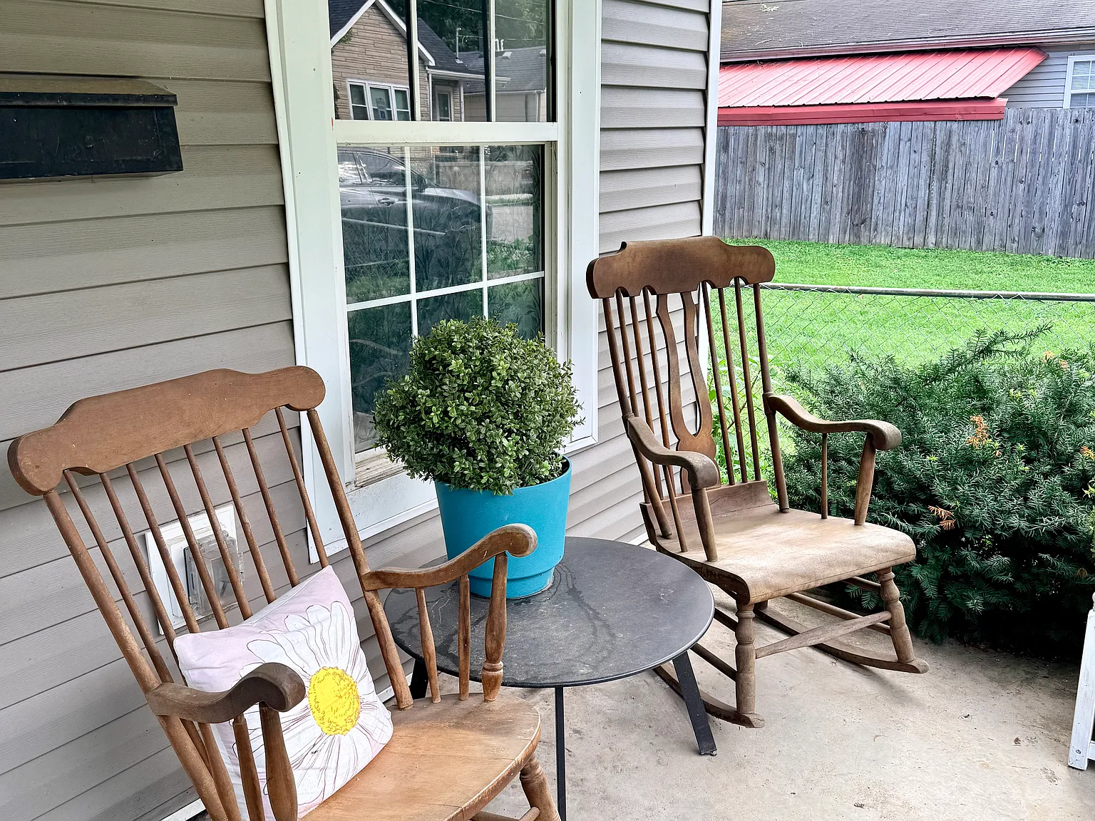3 bed, 845 sqft, $1,250 — Photo 2