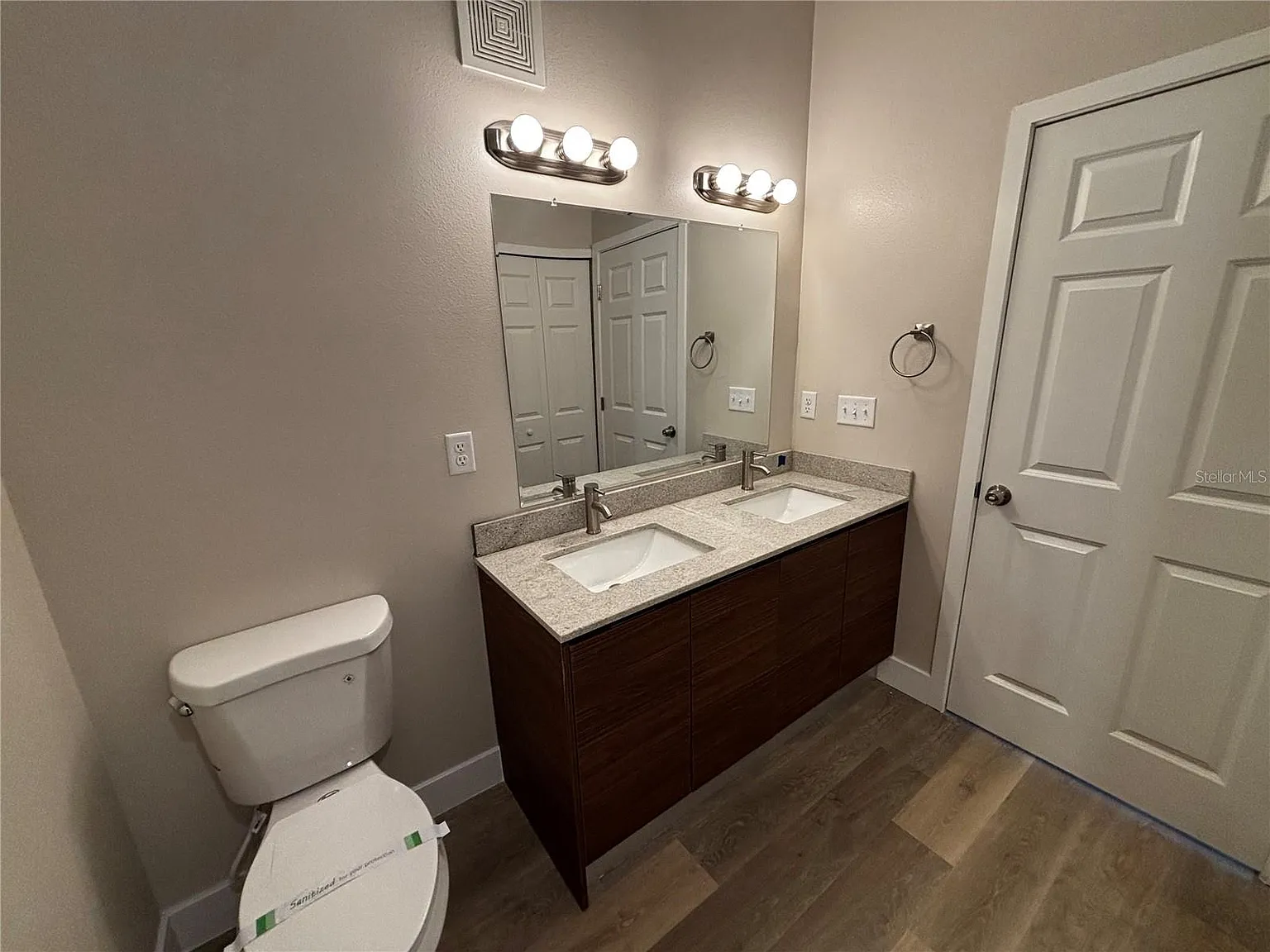 2 bed, 1000 sqft, $1,550 — Photo 3