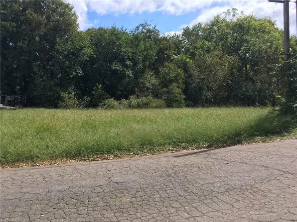 507 N Railroad St, Lexington, NC 27292