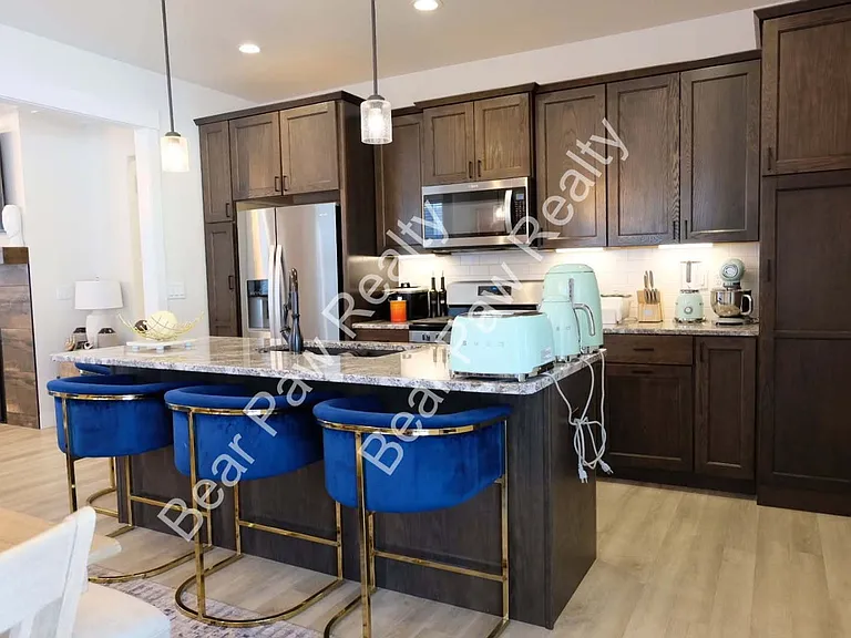 3523 Red Feather Trl — Photo 2