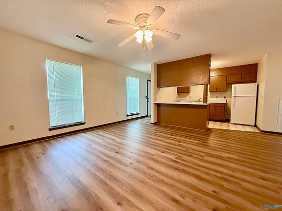 4th image of 1103 Main Ave NE #1103
