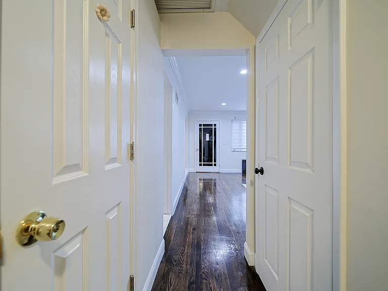 2244 Linwood Ave #1 — Photo 20