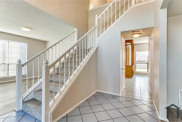1618 Briargrove Dr — Photo 3