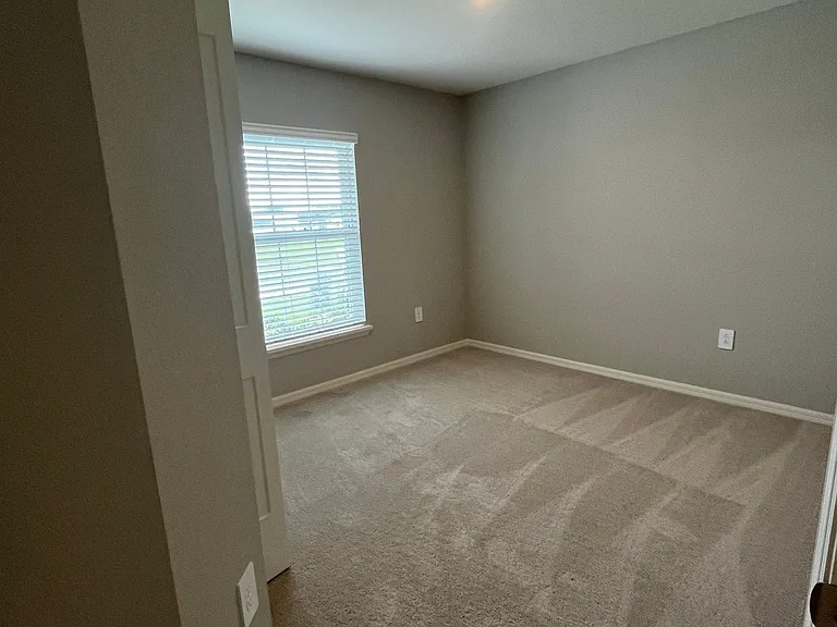 1722 Burrows Ave — Photo 17