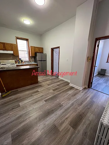202 Ackerman Ave #4 Photo 1