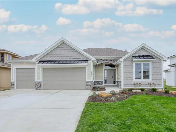 17222 S Hall St, Olathe, KS 66062