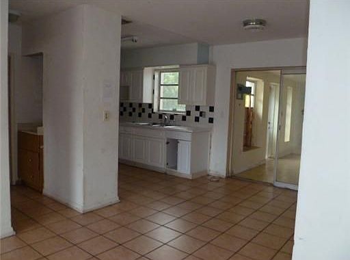 3rd image of 3311 NW 176th Ter