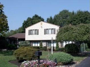 51 Tulip Rd, Holland, PA 18966