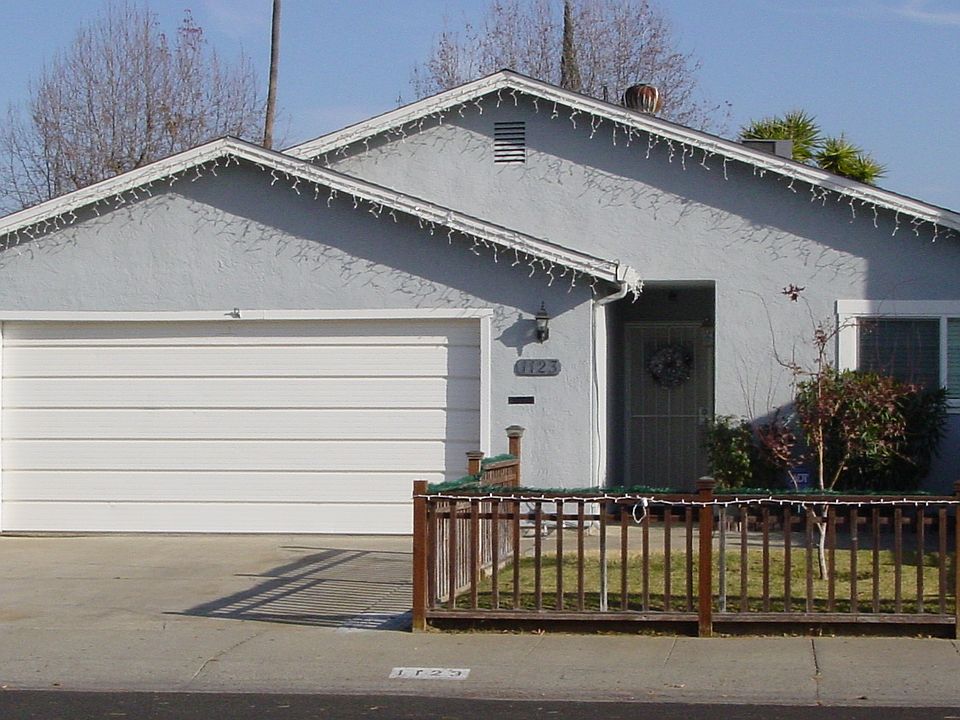 1st image of 1123 Dartmoor Cir
