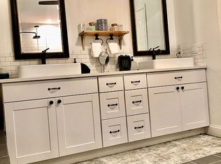 561 Sarah Ln APT 105, Saint Louis, MO 63141