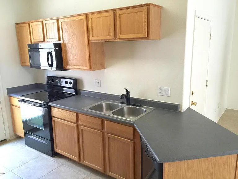 9021 E Glade Ave — Photo 6
