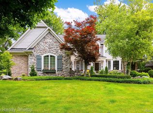 1008 Kensington Ave, Grosse Pointe Park, MI 48230