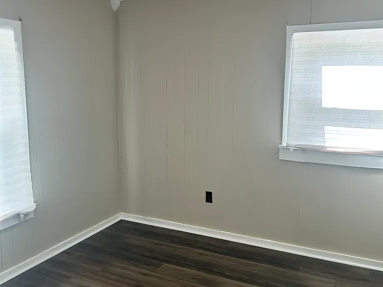 2083 Broad St — Photo 15